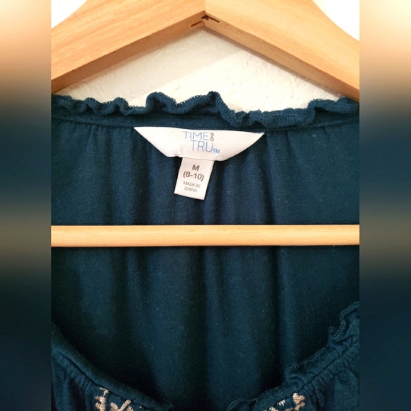 Time & Tru Sleeveless Top - Picture 3 of 5